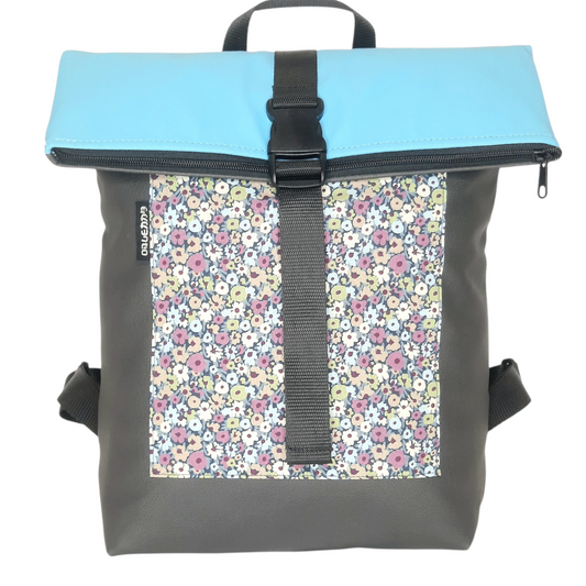Mochilas impermeables artesanales de cuero vegano y algodón orgánico. Diseño único y elaboración propia. Artesanía local y sostenibilidad. Donde comprar mochilas de moda actual sostenibles y calidad Premiun