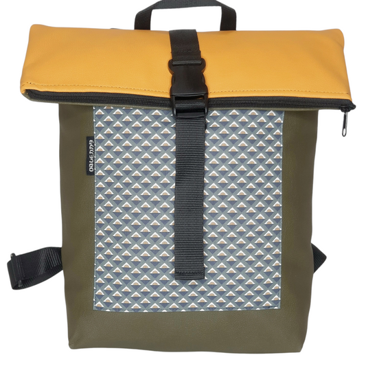 Mochilas impermeables artesanales de cuero vegano y algodón orgánico. Diseño único y elaboración propia. Artesanía local y sostenibilidad. Donde comprar mochilas de moda actual sostenibles y calidad Premiun